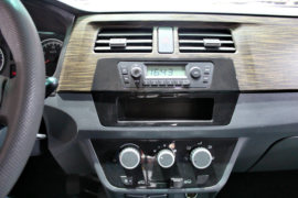 小海狮EV&nbsp;电动封闭厢货驾驶室图片