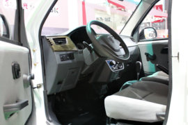 小海狮EV&nbsp;电动封闭厢货驾驶室图片