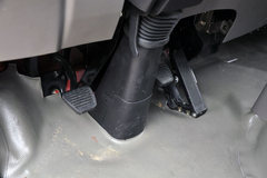 江铃 凯锐800H 基本款 152马力 5.1米单排厢式轻卡(宽体)(JX5087XXYXKA2) 江铃 凯锐800H 基本款 152马力 5.1米单排厢式轻卡(宽体)(JX5087XXYXKA2)