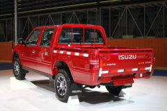 庆铃 五十铃TF  2.6L汽油 四驱 121马力 双排皮卡