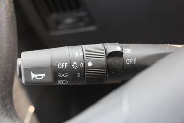 ���� ������D9 160���� 4X2 6.8����ʽ�ػ�������ͼƬ
