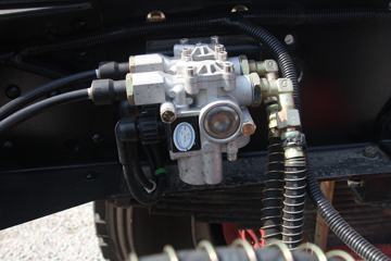���� ������D9 160���� 4X2 6.8����ʽ�ػ�������ͼƬ
