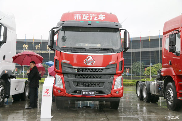 东风柳汽 乘龙H5重卡 350马力 4X2牵引车(LZ4183M5AB)