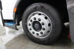 东风柳汽 乘龙H7重卡 270马力 6X2 9.6米厢式载货车(LZ5200XXYH7CB)