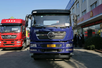 中国重汽 斯太尔D7B重卡 380马力 8X4 9.6栏板载货车(ZZ1313N4661E1N)