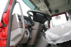 东风柳汽 新乘龙M3中卡 210马力 4X2 7.65米厢式载货车(LZ5163XXYM3AB)