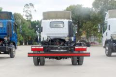 现代商用车 致道300M 129马力 4.18米单排轻卡底盘(CNJ1040ZDB33V)