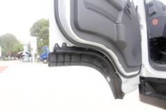 现代商用车 致道300M 129马力 4.18米单排轻卡底盘(CNJ1040ZDB33V)