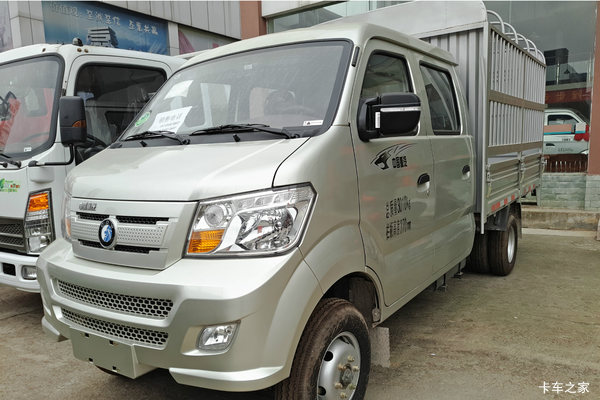 重汽王牌 W1 2.2L 112马力 汽油/CNG 2.45米双排仓栅式微卡(CDW5030CCYS1M5D)