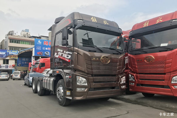 青岛解放 JH6重卡 460马力 6X4牵引车(CA4250P25K2T1E5A)