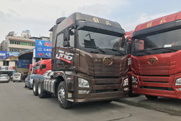 青岛解放 JH6重卡 460马力 6X4牵引车(CA4250P25K2T1E5A)