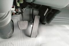 庆铃 五十铃600P 120马力 3.8米排半栏板轻卡(QL1040A1HH)