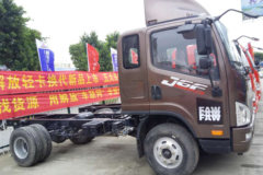 解放 J6F 160马力 3.85米排半仓栅式载货车底盘(CA5044CCYP40K2L1E5A84)
