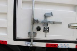 上汽跃进底盘&nbsp;爆破器材运输车上装图片