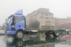 一汽解放 J6L中卡 质惠版 180马力 7.7米厢式载货车底盘(CA5160XXYP62K1L5E5)