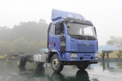 一汽解放 J6L中卡 质惠版 180马力 7.7米厢式载货车底盘(CA5160XXYP62K1L5E5)