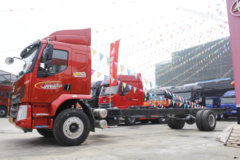 东风柳汽 新乘龙M3中卡 220马力 4X2 9.8米厢式载货车底盘(LZ5185XXYM3AB)