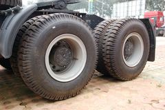 陕汽 奥龙重卡 336马力 6X4 牵引车(中长高顶)(SX4255TT294)