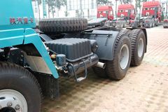 陕汽 奥龙重卡 336马力 6X4 牵引车(中长高顶)(SX4255TT294)