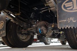 小解放&nbsp;载货车底盘                                                图片