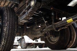 小解放&nbsp;载货车底盘                                                图片