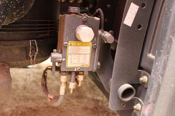 һ����� J6P�ؿ� �ʻݰ� 350���� 8X4 9.5�ײ�դʽ�ػ���(CA5310CCYP66K2L7T4E5)ͼƬ