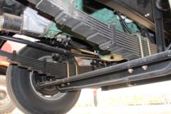 一汽解放 J6P重卡 质惠版 350马力 8X4 9.5米仓栅式载货车(CA5310CCYP66K2L7T4E5)