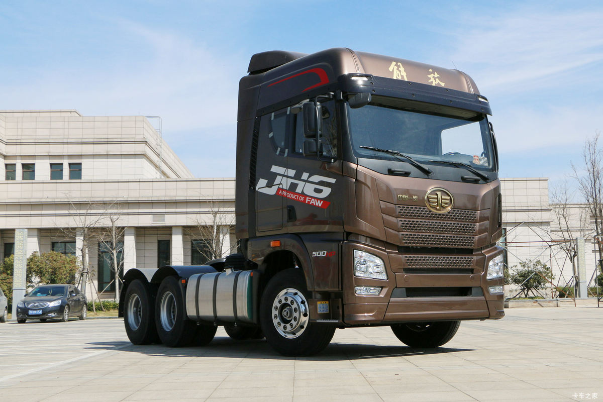 青岛解放 JH6重卡 500马力 6X4牵引车