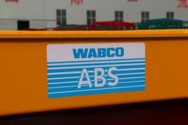 40英尺系列&nbsp;集装箱式半挂车底盘图片