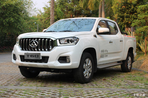 上汽大通 T60 2020款 先锋版 2.0T柴油 163马力 手动四驱高底盘 大双排皮卡(国六)