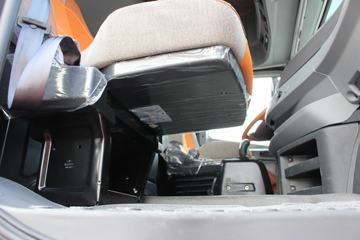 ���� ŷ��EST-A 6ϵ�ؿ� �������� 460���� 6X4 AMT�Զ���ǣ����ͼƬ