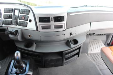 ���� ŷ��EST-A 6ϵ�ؿ� �������� 460���� 6X4 AMT�Զ���ǣ����ͼƬ