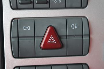 ���� ŷ��EST-A 6ϵ�ؿ� �������� 460���� 6X4 AMT�Զ���ǣ����ͼƬ