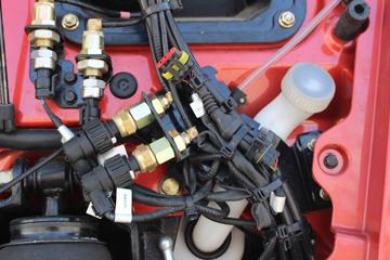 ���� ŷ��EST-A 6ϵ�ؿ� �������� 460���� 6X4 AMT�Զ���ǣ����ͼƬ