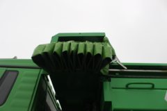 陕汽重卡 德龙新M3000 350马力 8X4 6.5米自卸车(SX3310MB326)