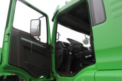 陕汽重卡 德龙新M3000 350马力 8X4 6.5米自卸车(SX3310MB326)