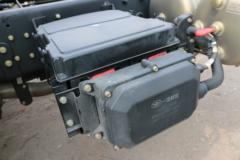 一汽解放 J6L中卡 质惠版 220马力 4X2 9.7米厢式载货车底盘(CA5180XXYP62K1L7E5)