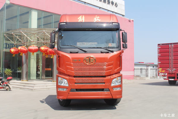 青岛解放 JH6重卡 420马力 8X4 9.5米仓栅式载货车(457后桥)(CA5310CCYP25K2L7T4E5A80)