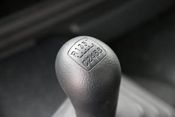 ������Ұ 700ϵ���ؿ� 265���� 4X2 9.72����ʽ�ػ���(�й�����)(YC5180XXYFH8JW5)ͼƬ