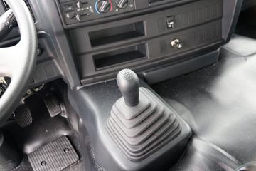 ������Ұ 700ϵ���ؿ� 265���� 4X2 9.72����ʽ�ػ���(�й�����)(YC5180XXYFH8JW5)ͼƬ