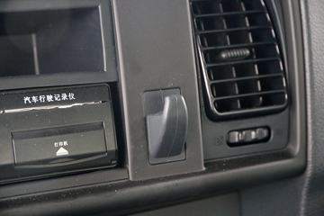 ������Ұ 700ϵ���ؿ� 265���� 4X2 9.72����ʽ�ػ���(�й�����)(YC5180XXYFH8JW5)ͼƬ