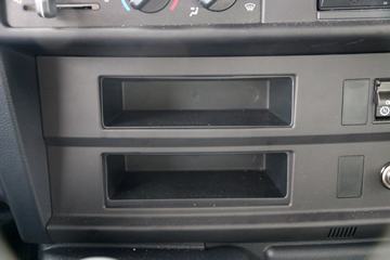 ������Ұ 700ϵ���ؿ� 265���� 4X2 9.72����ʽ�ػ���(�й�����)(YC5180XXYFH8JW5)ͼƬ