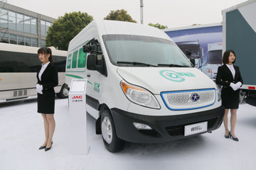 江淮 帅铃i6 4.5T 6米纯电动封闭厢式货车82.944kWh