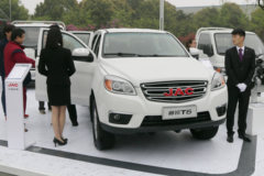 江淮T6  2017款 2.0T柴油 四驱 长轴距双排皮卡