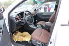 江淮T6  2017款 2.0T柴油 四驱 长轴距双排皮卡