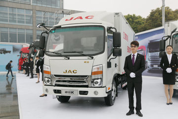 江淮 新帅铃K340 120马力 4.13米单排厢式轻卡(HFC5041XXYP73K2C3V-1)