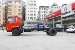东风商用车 天锦中卡 160马力 4X2 6.8米载货车底盘(DFL5110XXYBX1V)