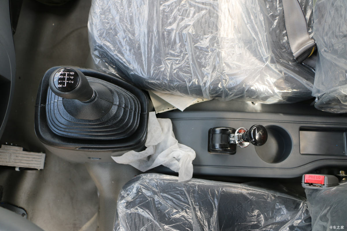  D8 156 4X2 6.15׵ػ(:6TS55)(EQ1090S8BDE)ʻ                                               