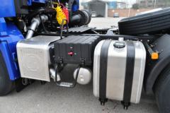 陕汽重卡 德龙X3000 黄金版 轻量化 500马力 6X2后提升牵引车(SX4250XC32) 陕汽重卡 德龙X3000 黄金版 轻量化 500马力 6X2后提升牵引车(SX4250XC32)