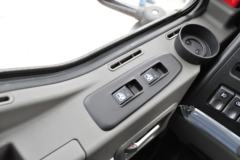 陕汽重卡 德龙新M3000 轻量化版 375马力 6X2牵引车(SX4250MB9)